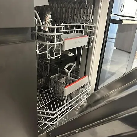 B2 Apt *